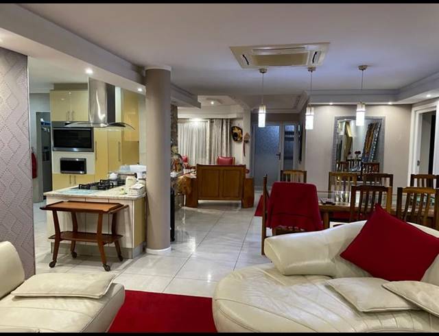 4 BEDROOM APARTMENT FOR SALE IN NEW TOWN CENTRE